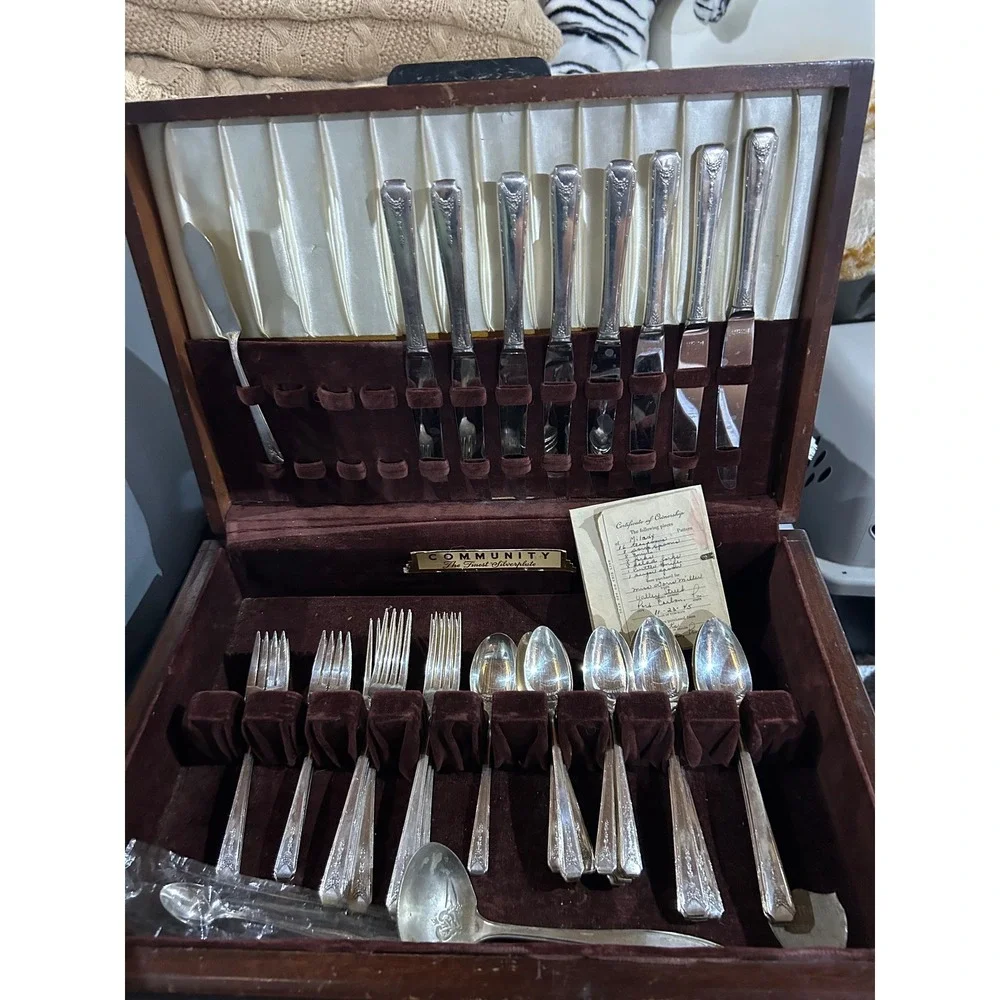 Vintage Community Silverplate Milady Flatware Set 48pc  with Wood Chest 1945